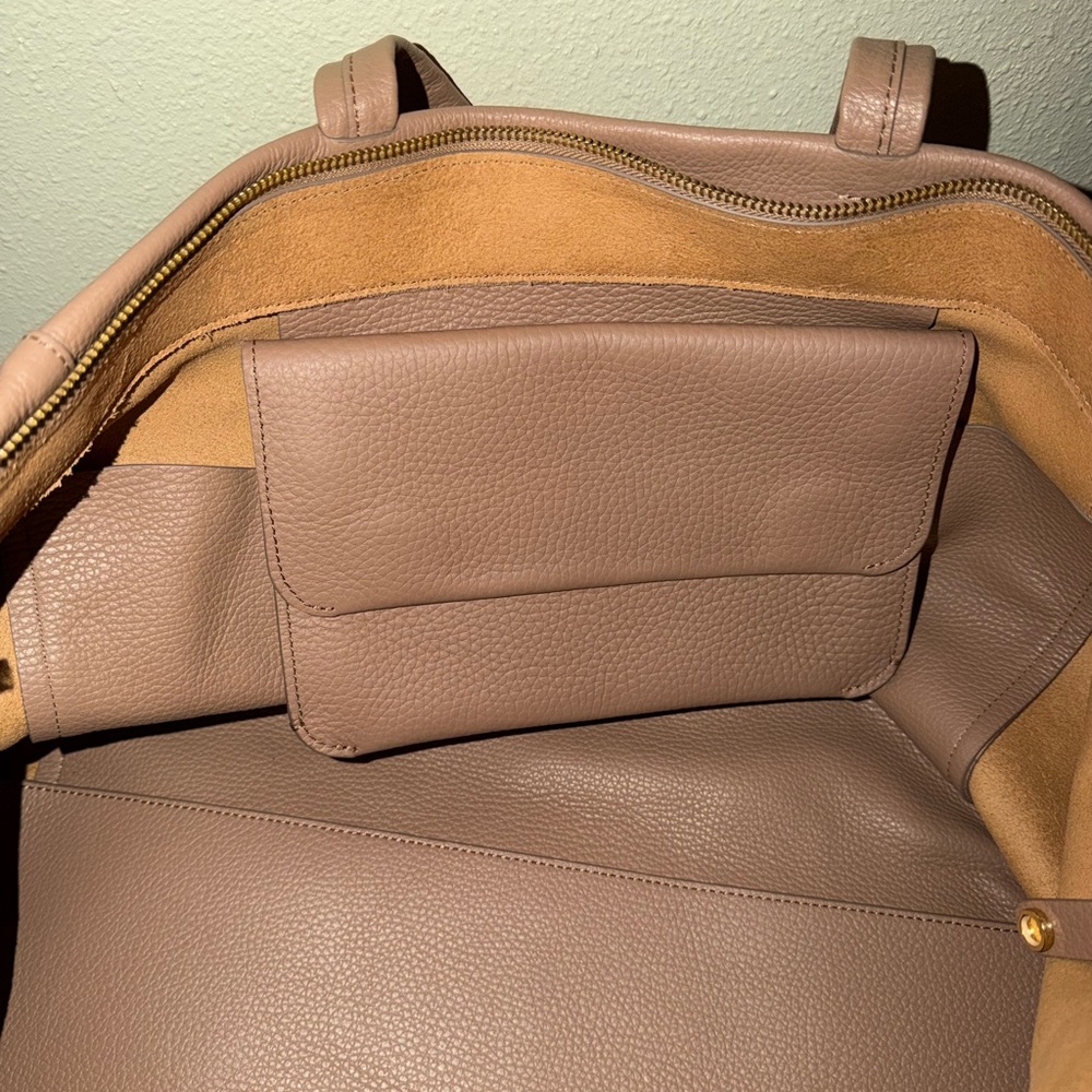 Cuyana Weekender Bag - Picture 5 of 6